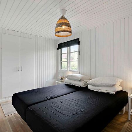 Nyistandsat Sommerhus Med Kaerlighed Og Sjael Kyndelose エクステリア 写真