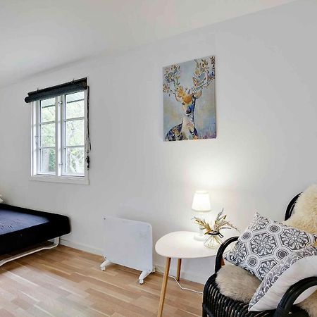 Nyistandsat Sommerhus Med Kaerlighed Og Sjael Kyndelose エクステリア 写真