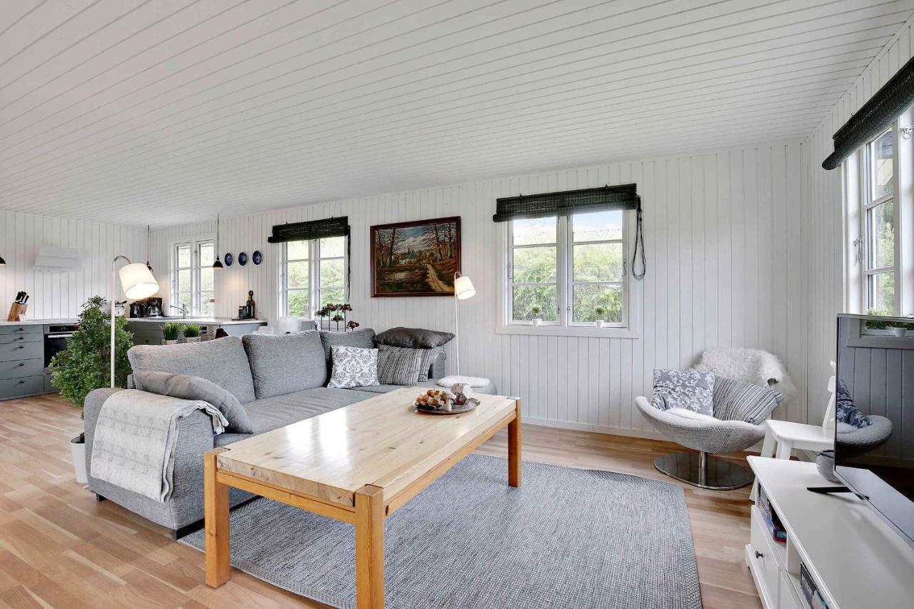 Nyistandsat Sommerhus Med Kaerlighed Og Sjael Kyndelose エクステリア 写真