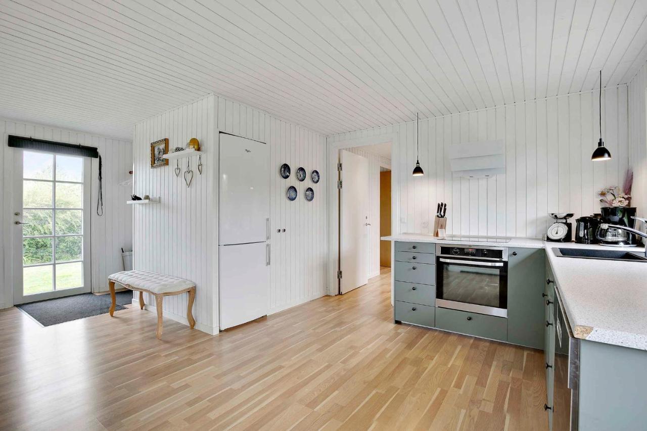 Nyistandsat Sommerhus Med Kaerlighed Og Sjael Kyndelose エクステリア 写真