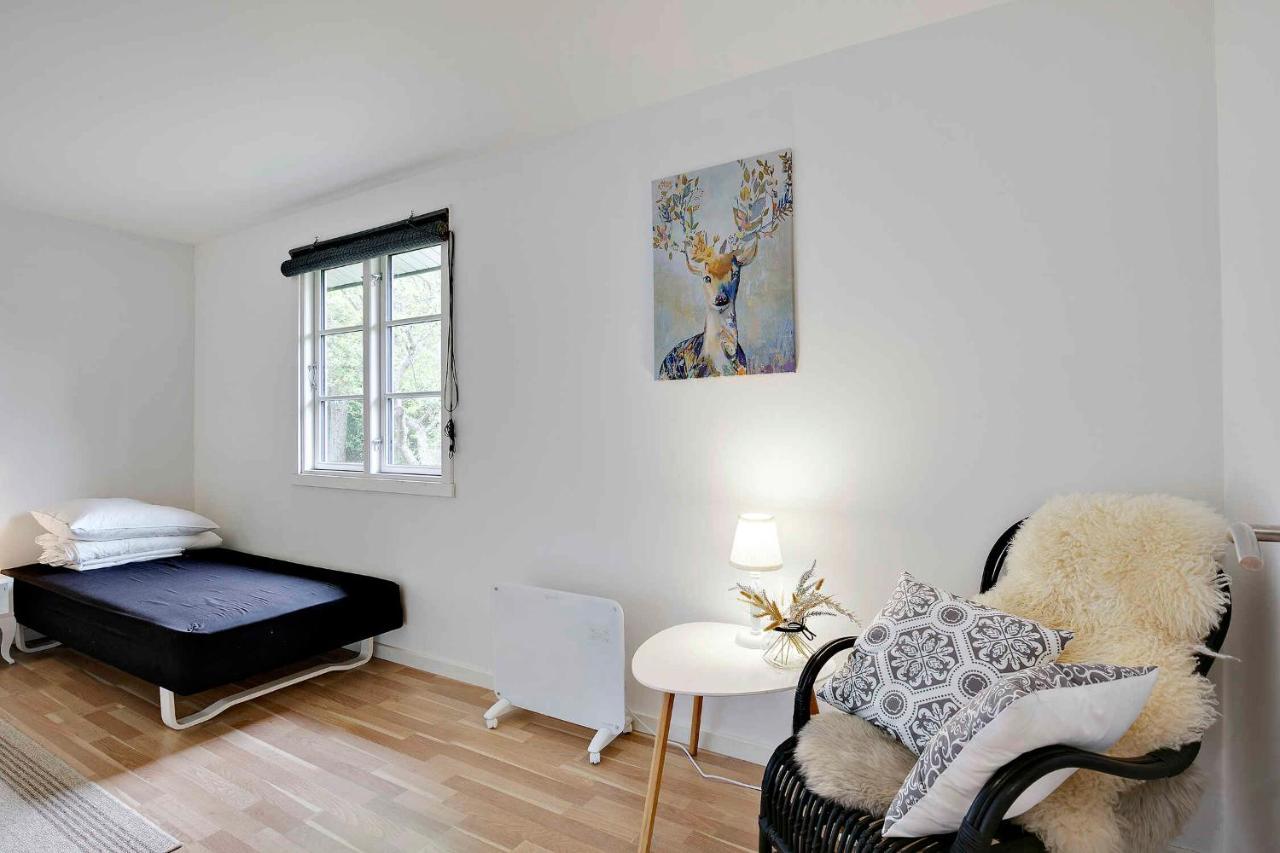 Nyistandsat Sommerhus Med Kaerlighed Og Sjael Kyndelose エクステリア 写真